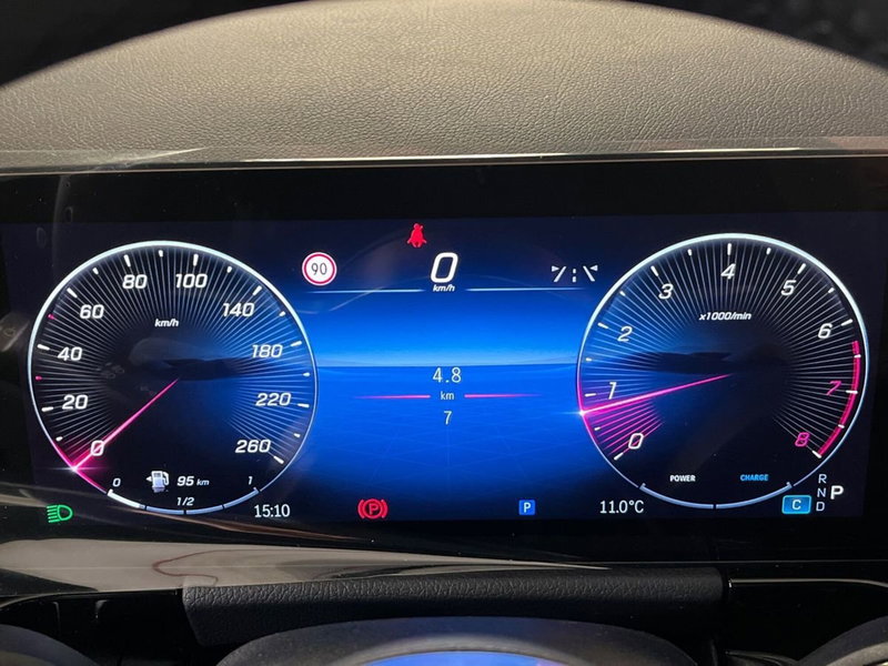 Mercedes-Benz GLA SUV nuova a Milano (13)