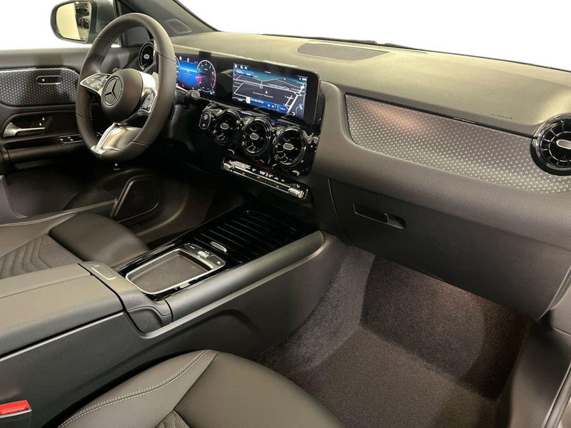 Mercedes-Benz GLA SUV nuova a Milano (15)