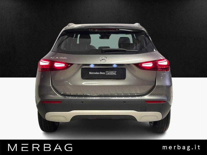 Mercedes-Benz GLA SUV nuova a Milano (4)