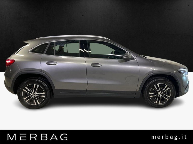 Mercedes-Benz GLA SUV nuova a Milano (5)