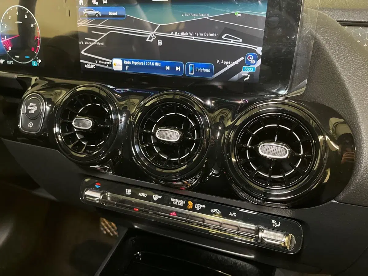 Mercedes-Benz GLA SUV usata a Milano (14)