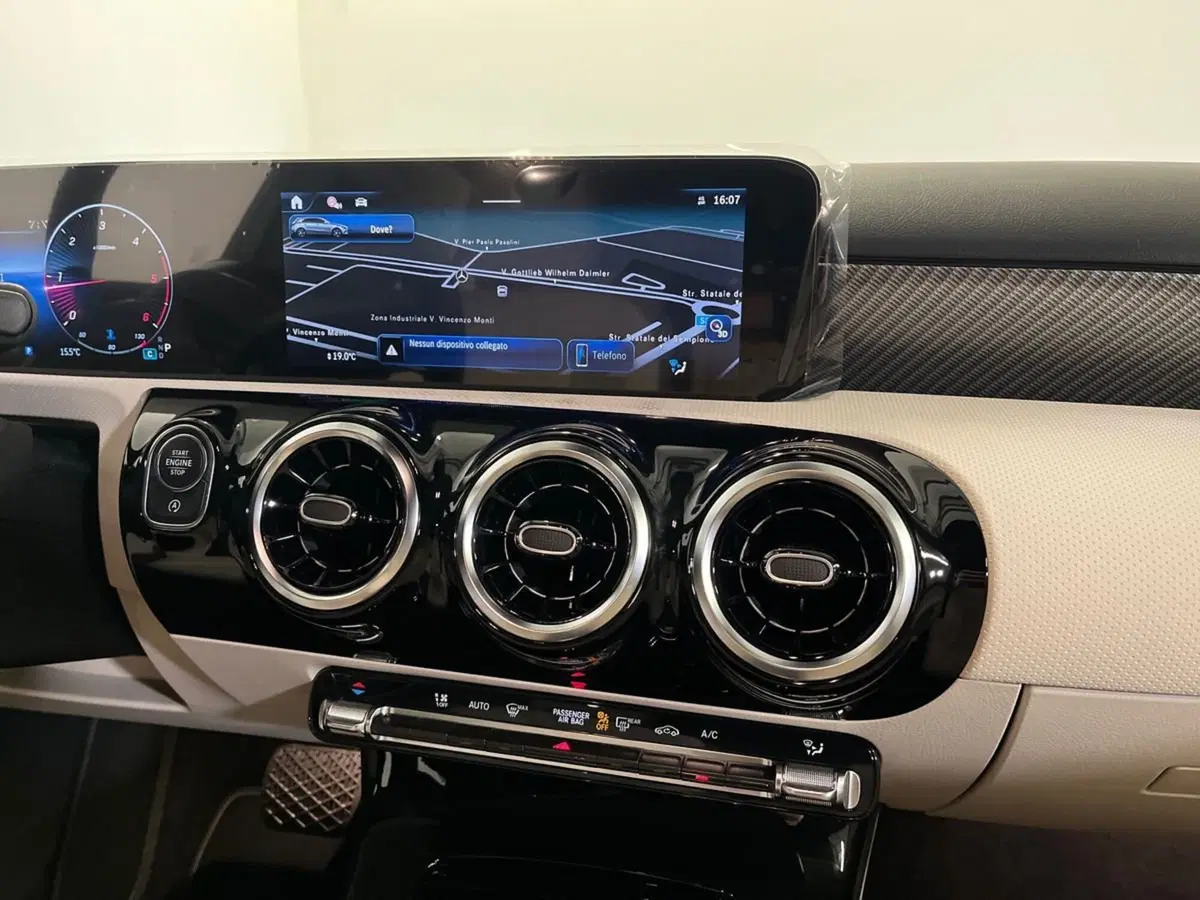 Mercedes-Benz Classe A usata a Milano (14)