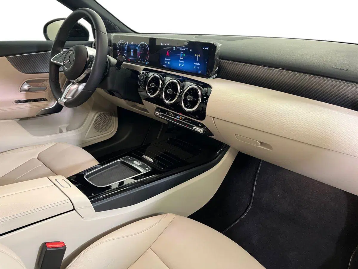 Mercedes-Benz Classe A usata a Milano (15)