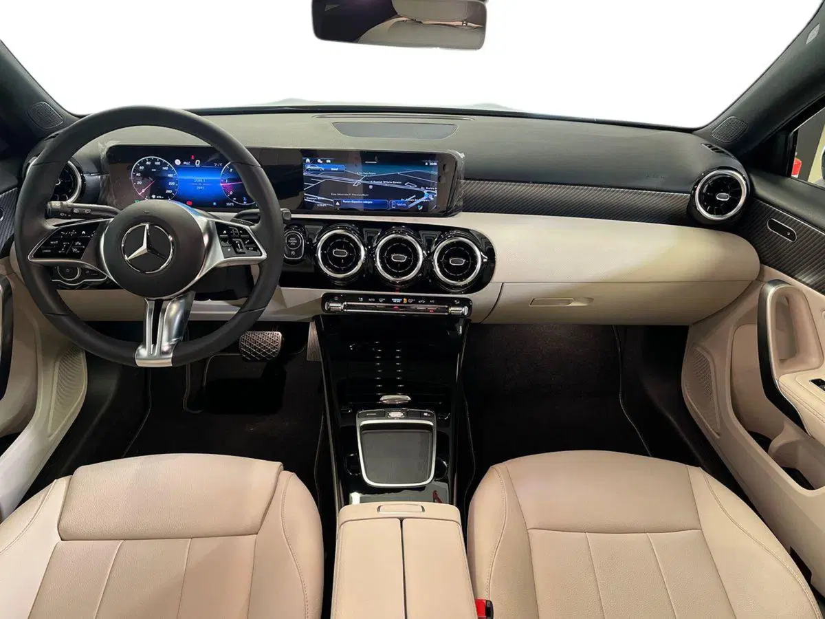 Mercedes-Benz Classe A usata a Milano (9)