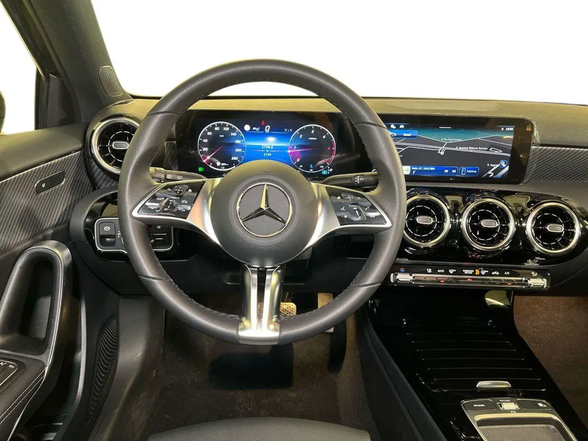 Mercedes-Benz Classe A usata a Milano (11)