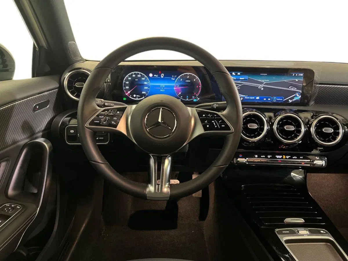 Mercedes-Benz Classe A usata a Milano (11)
