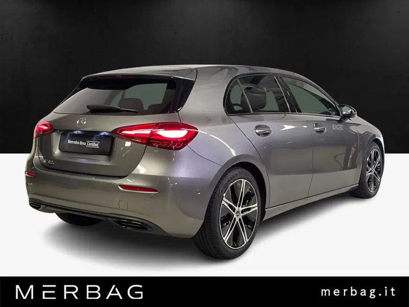 Mercedes-Benz Classe A nuova a Milano (2)