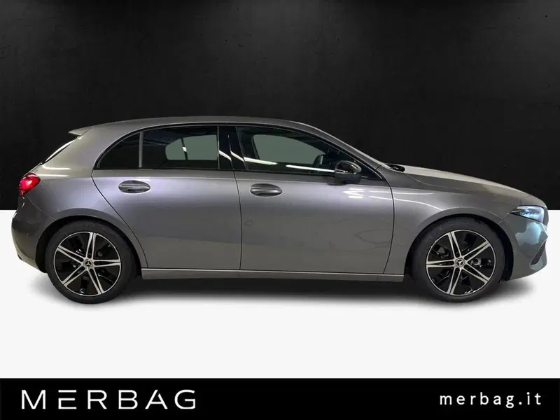 Mercedes-Benz Classe A nuova a Milano (5)