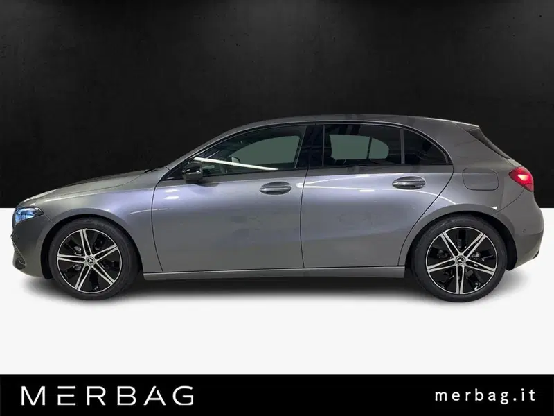 Mercedes-Benz Classe A nuova a Milano (6)