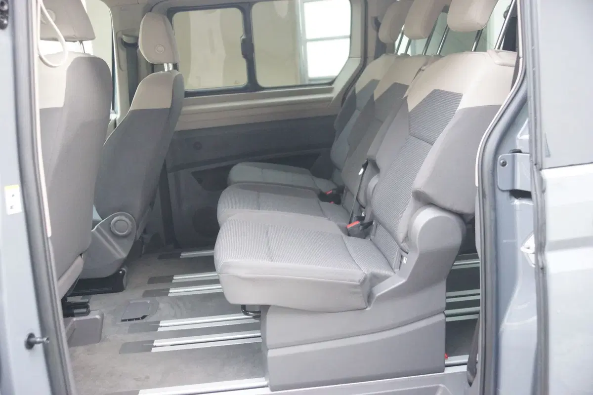 Volkswagen Multivan usata a Torino (10)