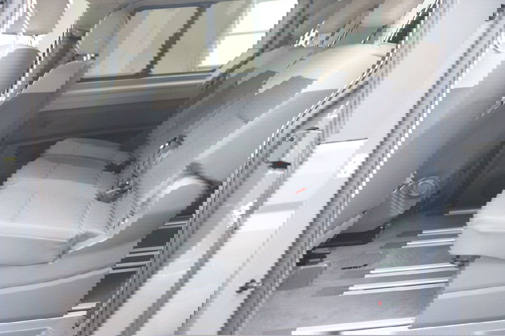 Volkswagen Multivan usata a Torino (10)