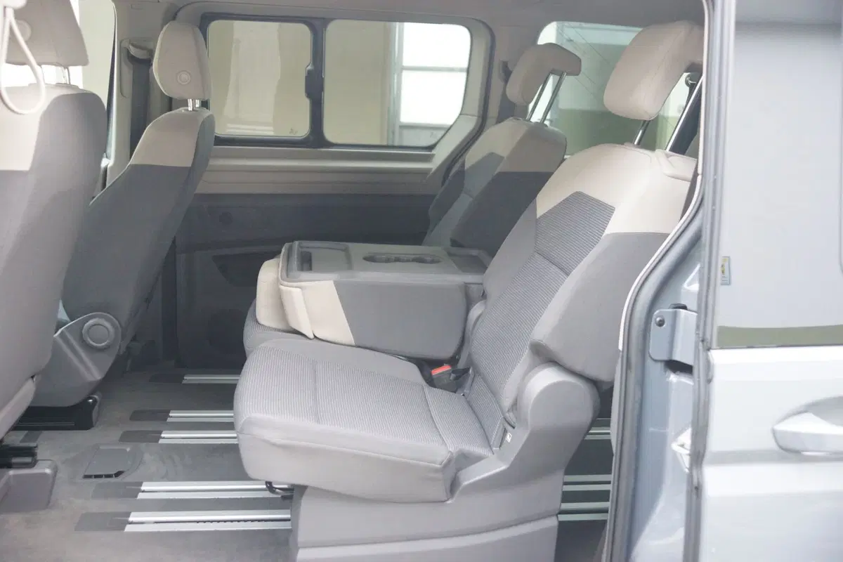 Volkswagen Multivan usata a Torino (11)