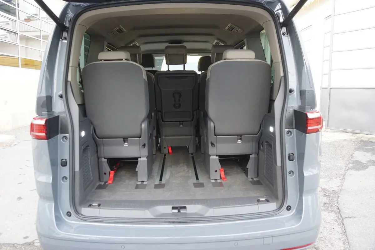 Volkswagen Multivan usata a Torino (8)