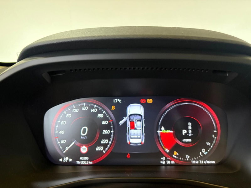 Volvo XC40 usata a Monza e Brianza (8)