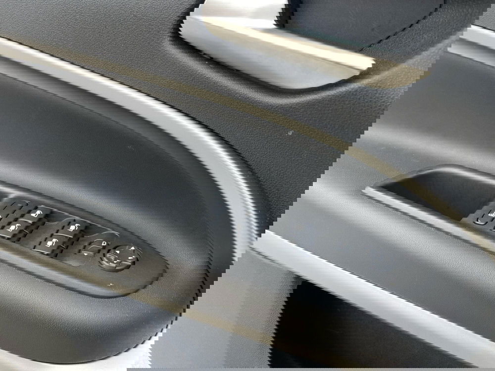 Jeep Avenger usata a Frosinone (15)