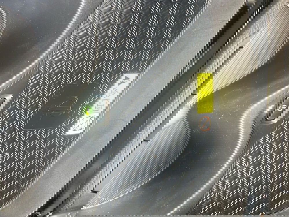 Toyota Aygo X usata a Frosinone (15)