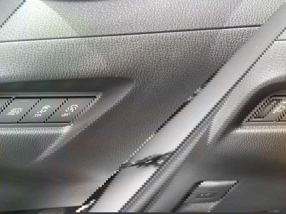 Toyota Aygo X usata a Frosinone (18)