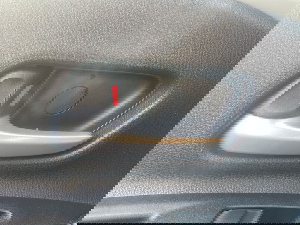 Toyota Aygo X usata a Frosinone (19)