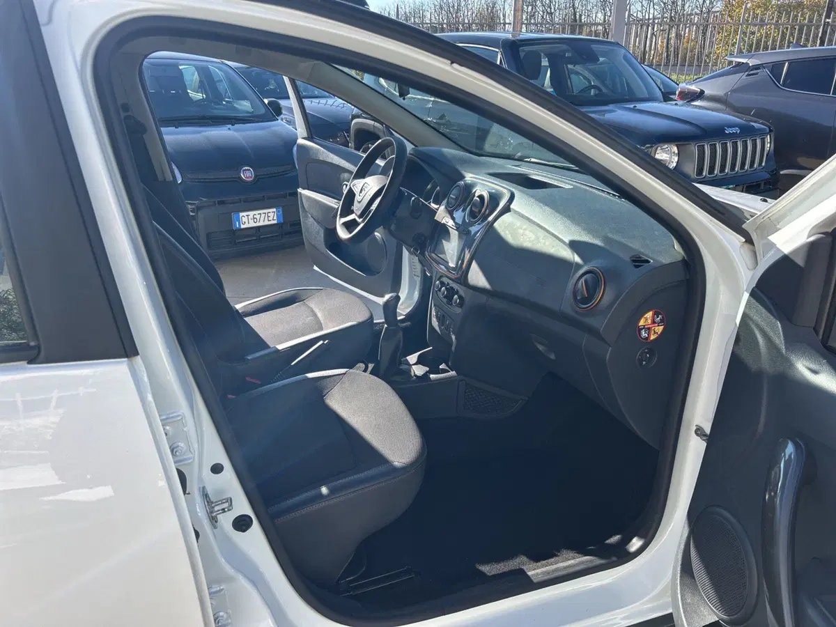 Dacia Sandero usata a Frosinone (11)