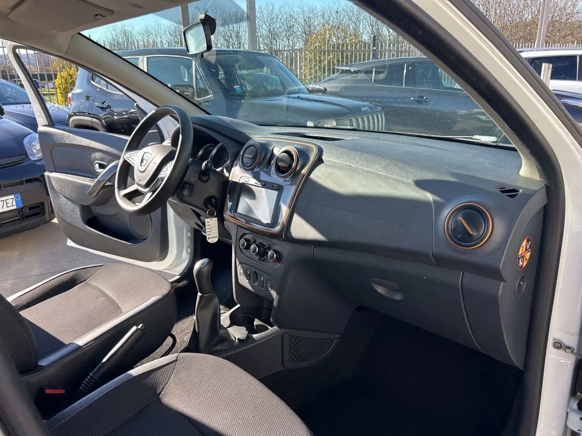 Dacia Sandero usata a Frosinone (12)
