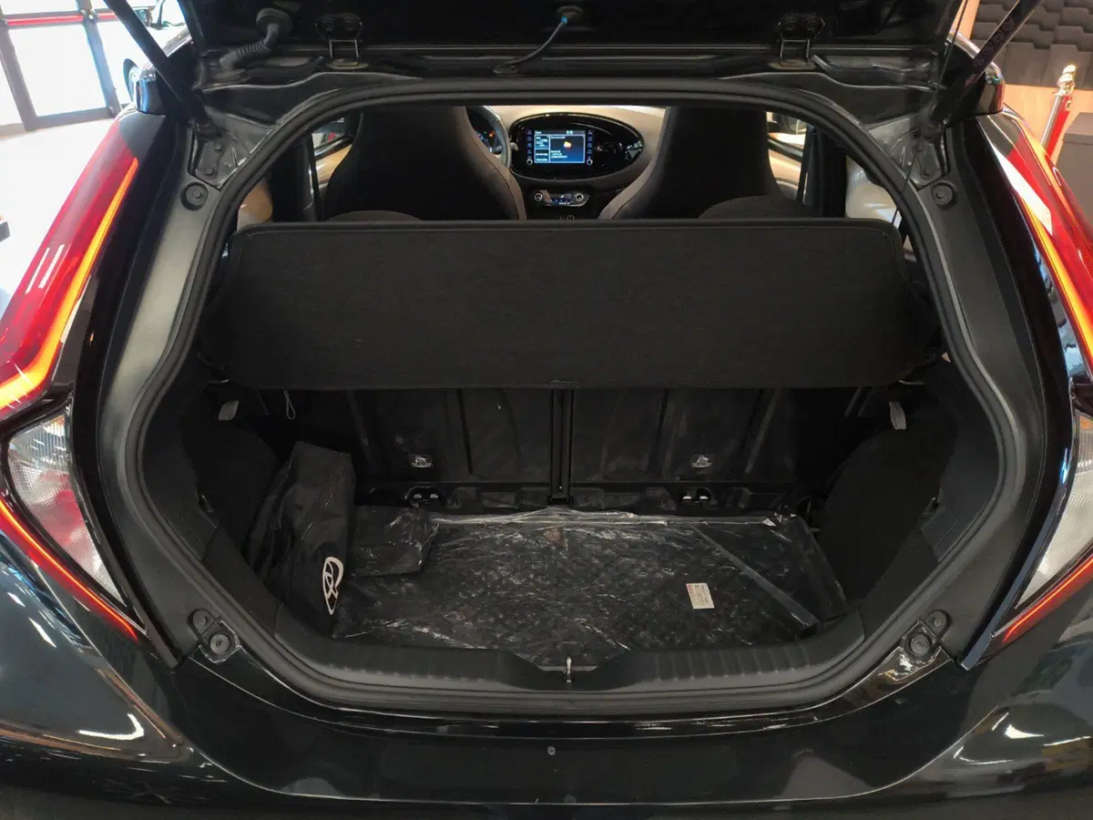 Toyota Aygo X usata a Catanzaro (14)