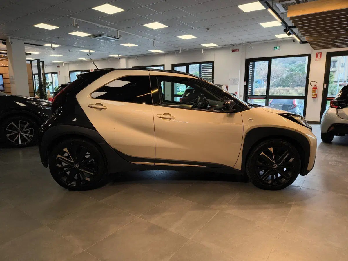 Toyota Aygo X usata a Catanzaro (7)
