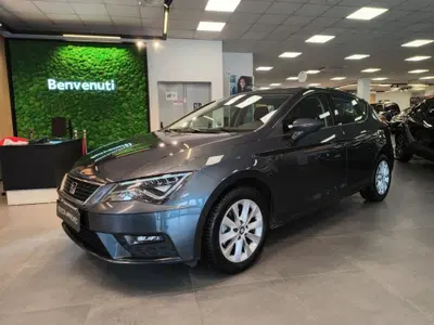 SEAT Leon 1.6 TDI 115 CV 5p. Style del 2019 usata a Catanzaro