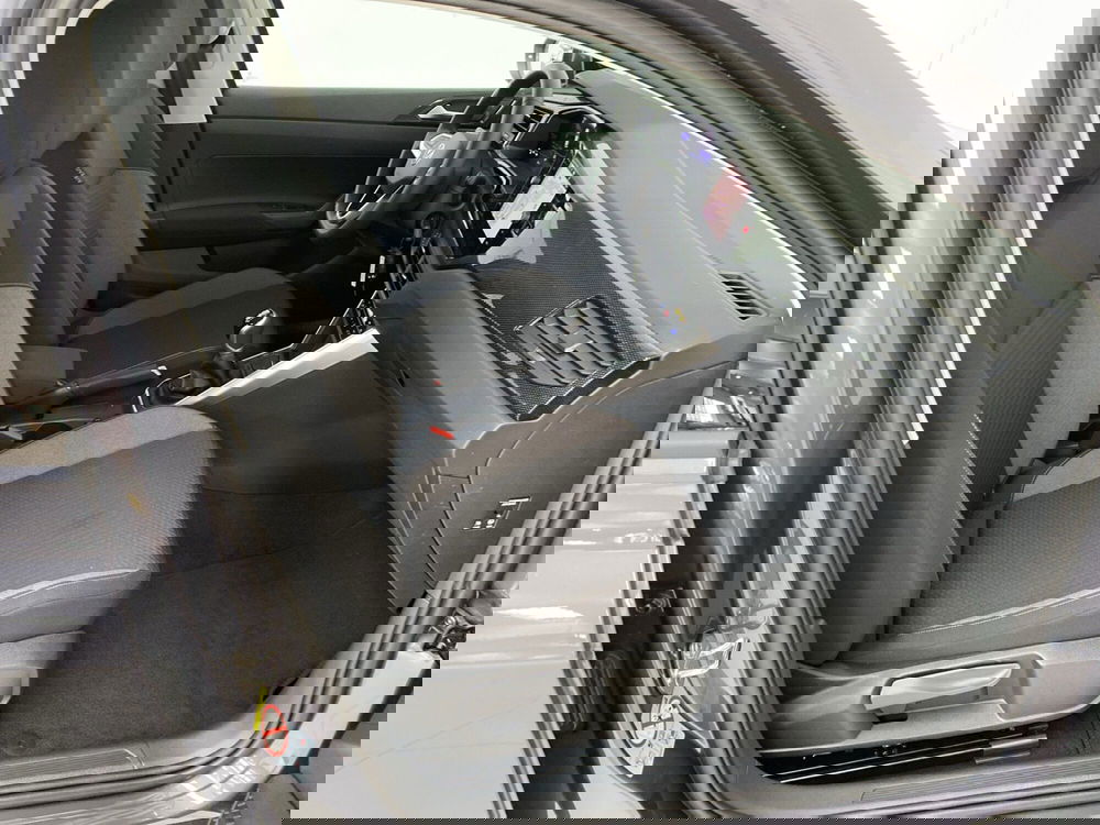 Volkswagen Taigo nuova a Lodi (6)