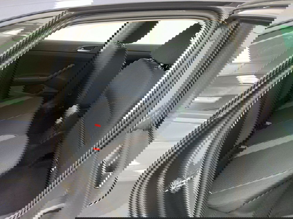 Volkswagen Taigo nuova a Lodi (7)