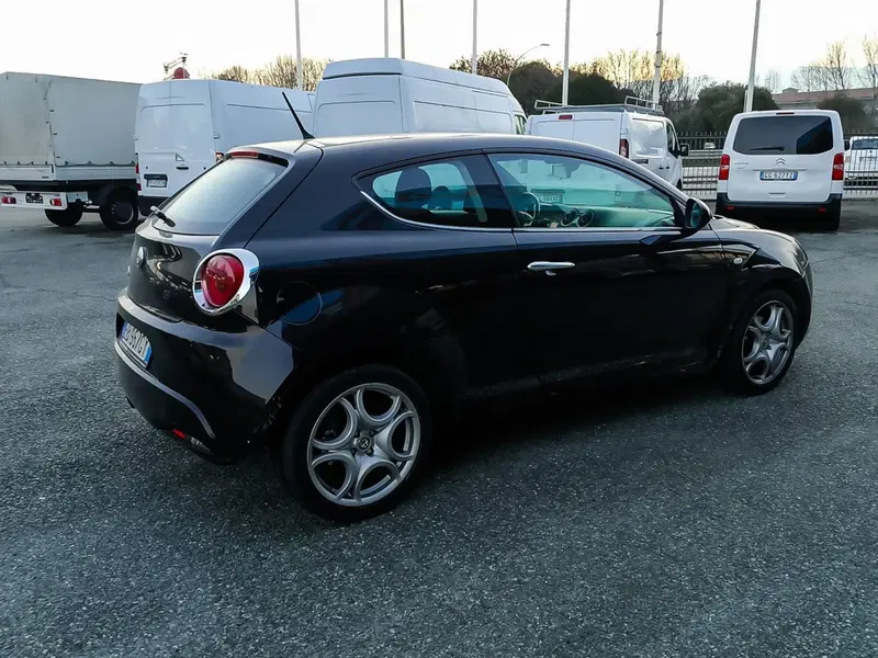 Alfa Romeo MiTo usata a Torino (7)