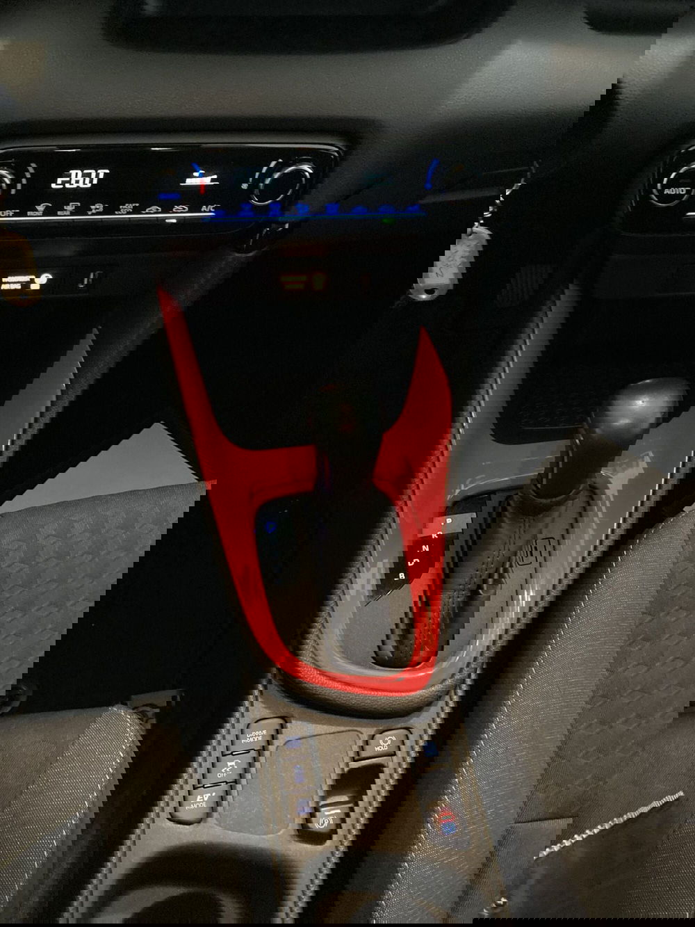 Toyota Yaris usata a Barletta-Andria-Trani (14)