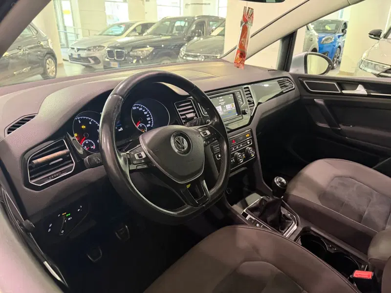 Volkswagen Golf usata a Genova (8)