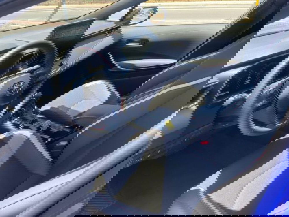 Toyota Corolla Touring Sports nuova a Sassari (5)