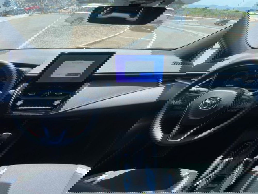 Toyota Corolla Touring Sports nuova a Sassari (6)