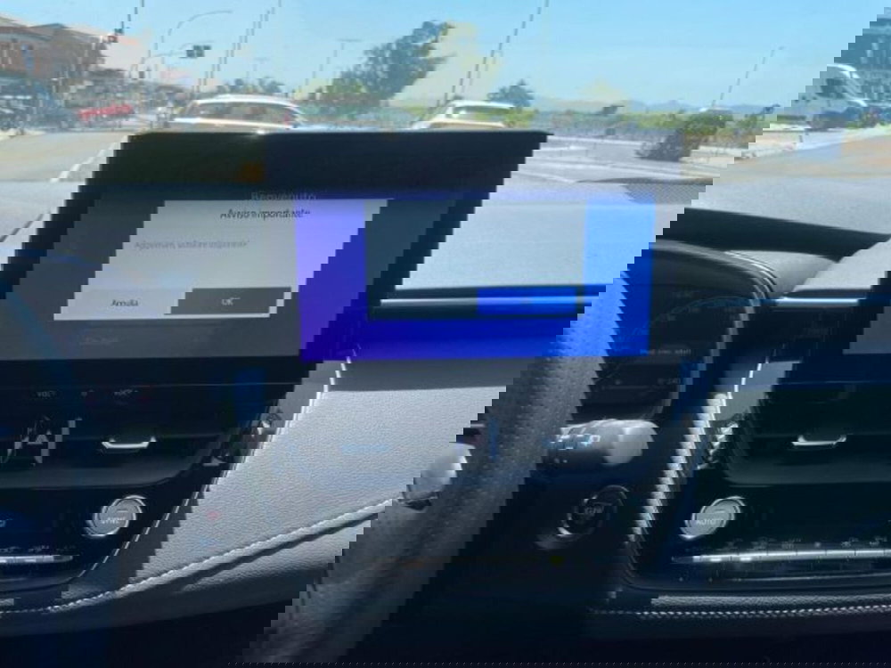 Toyota Corolla Touring Sports nuova a Sassari (8)