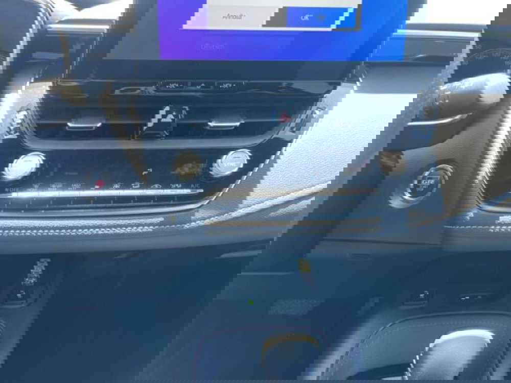 Toyota Corolla Touring Sports nuova a Sassari (9)