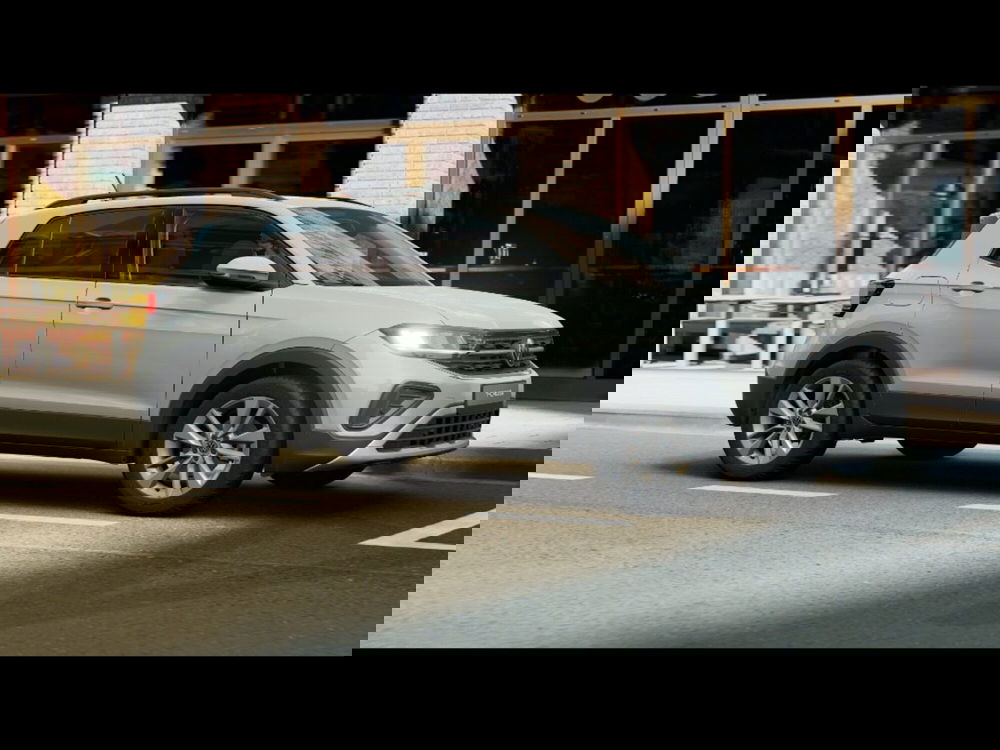 Volkswagen T-Cross nuova a Livorno (3)