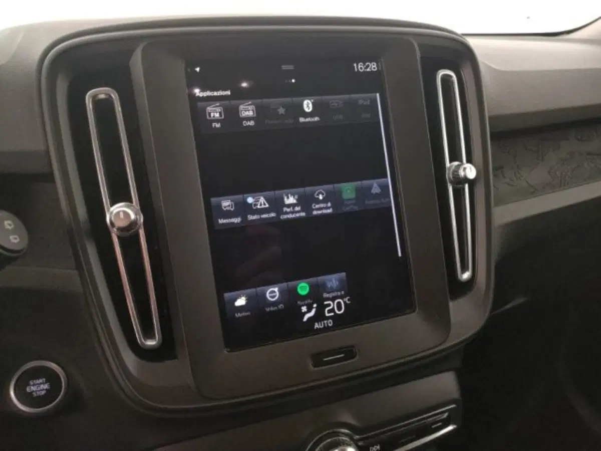 Volvo XC40 usata a Modena (18)