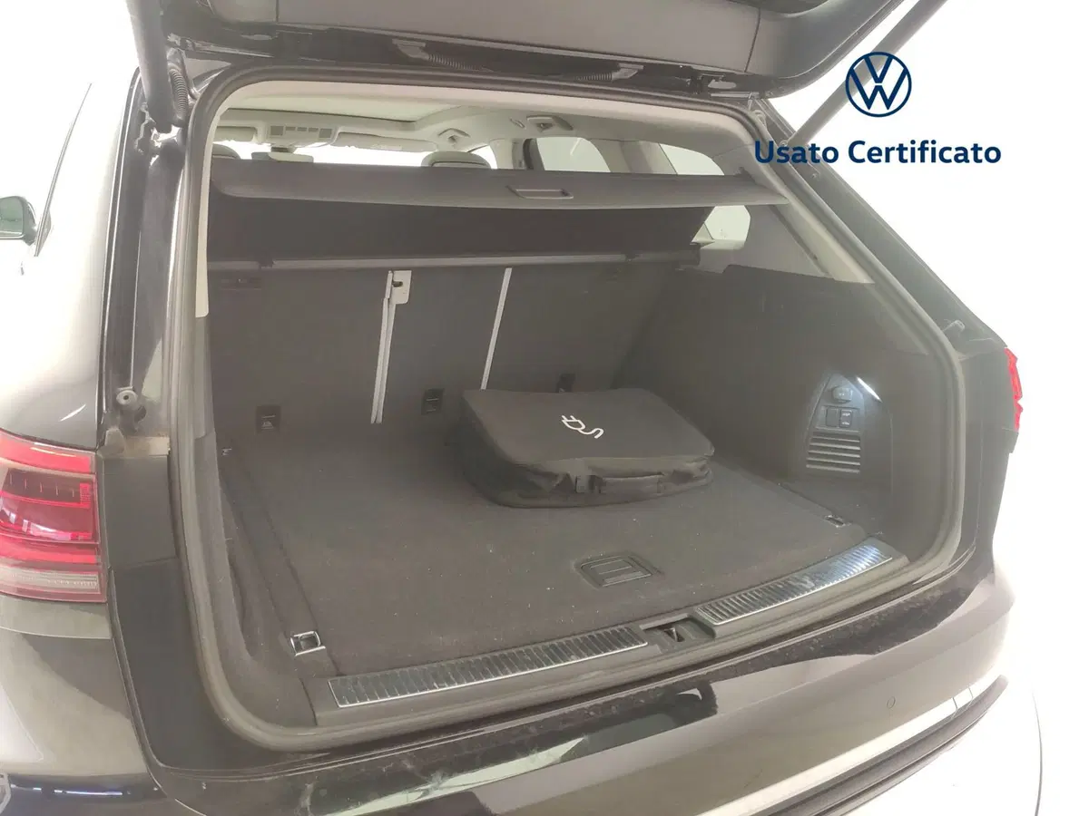 Volkswagen Touareg usata a Avellino (14)