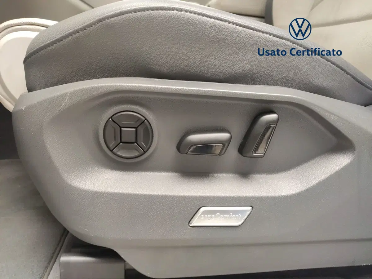 Volkswagen Touareg usata a Avellino (18)