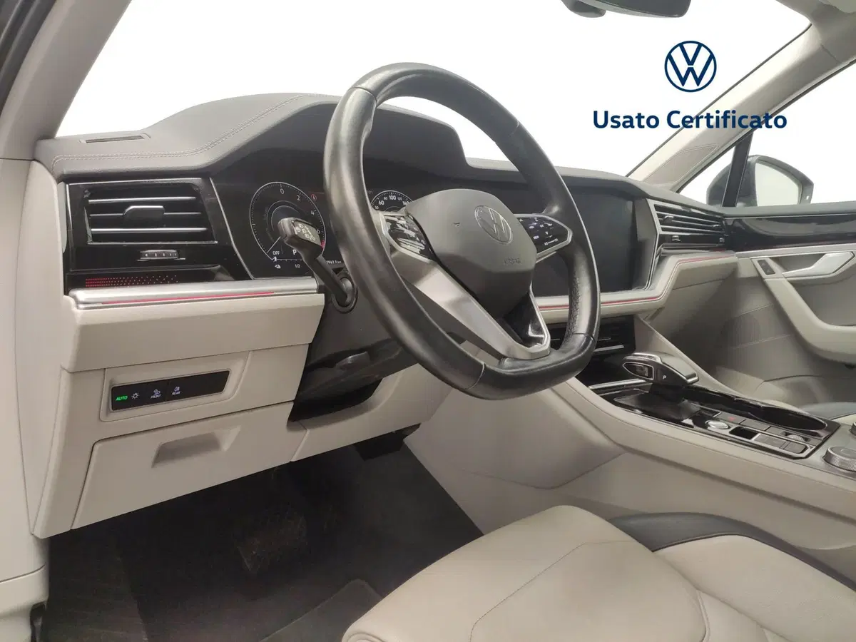 Volkswagen Touareg usata a Avellino (19)