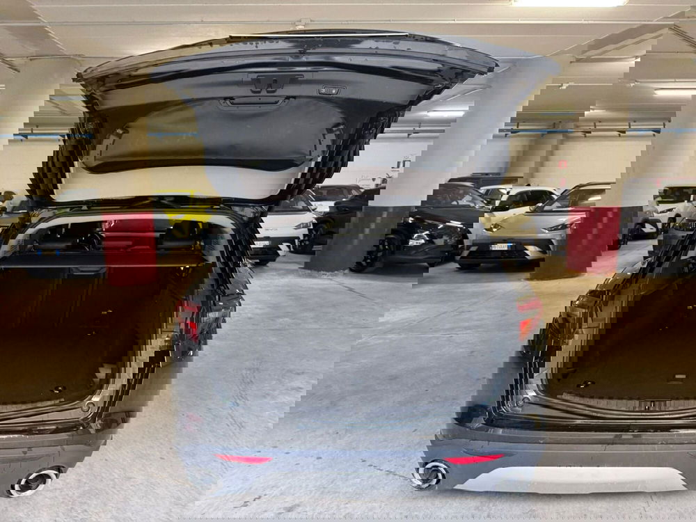 Alfa Romeo Stelvio usata a Salerno (12)