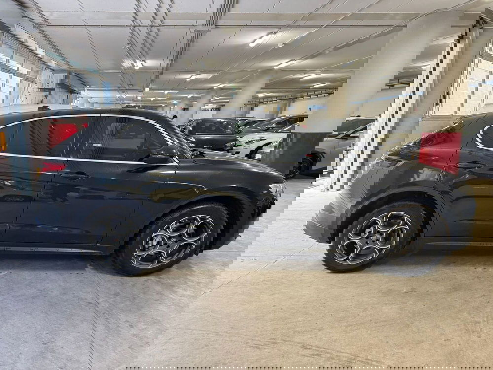 Alfa Romeo Stelvio usata a Salerno (15)