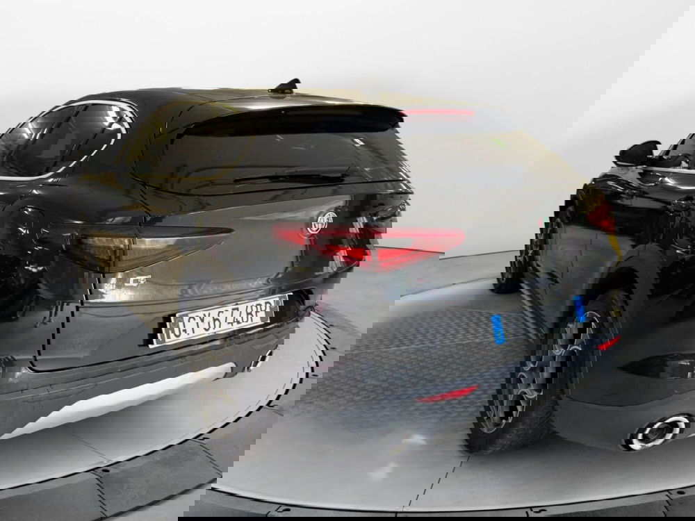 Alfa Romeo Stelvio usata a Salerno (3)