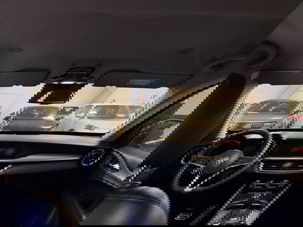 Alfa Romeo Stelvio usata a Salerno (5)