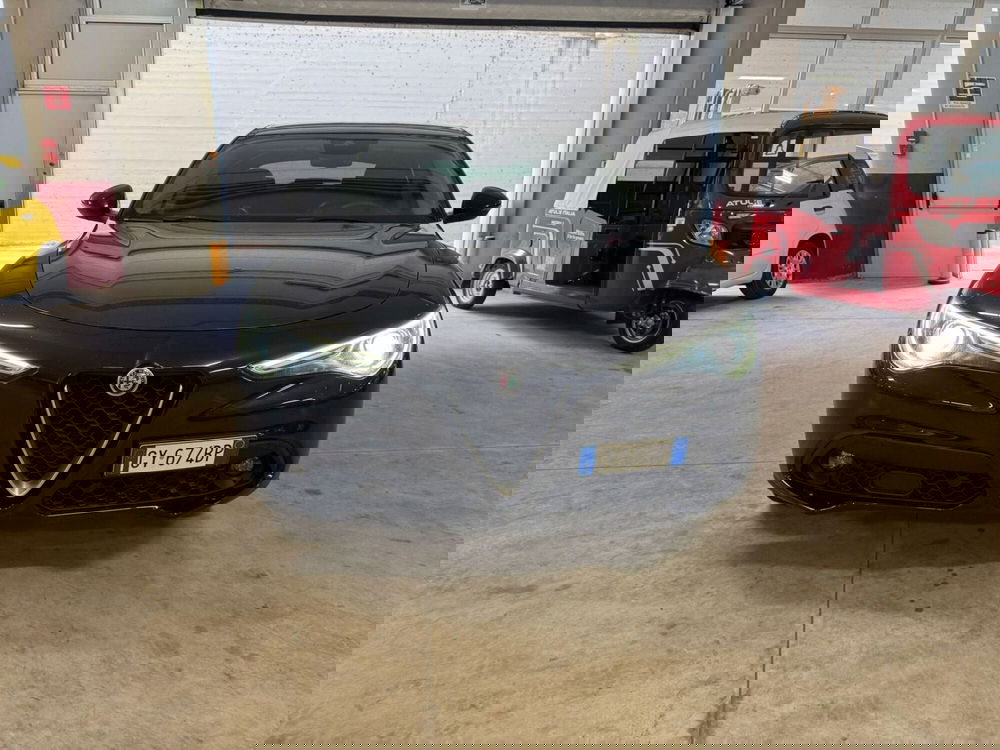 Alfa Romeo Stelvio usata a Salerno (9)