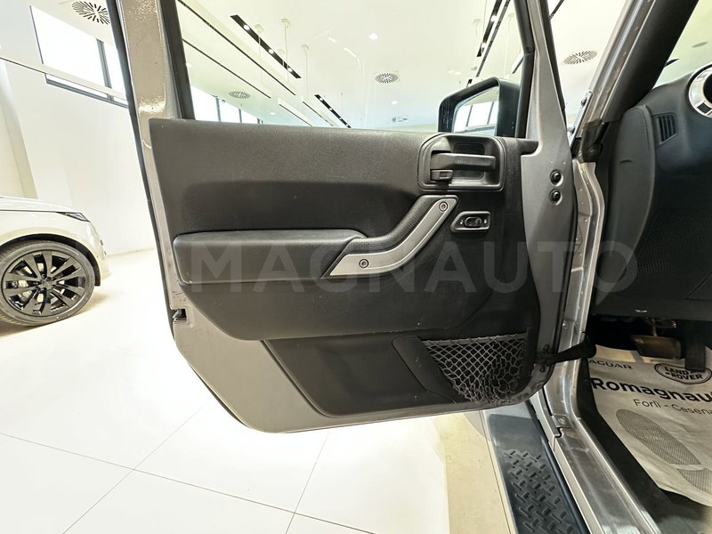 Jeep Wrangler Unlimited usata a Forlì-Cesena (15)