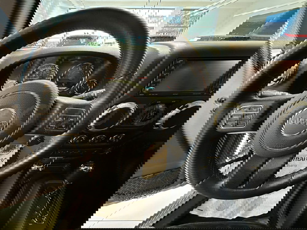 Jeep Wrangler Unlimited usata a Forlì-Cesena (17)