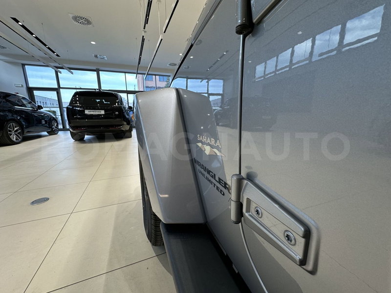 Jeep Wrangler Unlimited usata a Forlì-Cesena (18)