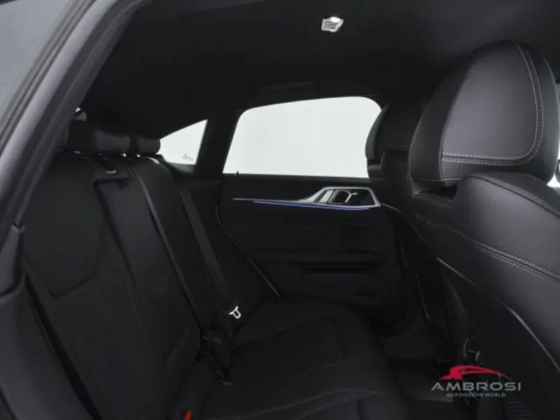 BMW i4 usata a Perugia (11)